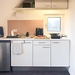 Pearls - Gemuetliches Dachgeschoss-studio Im Zentrum Von Апартаменты *
