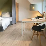 Апартаменты Pearls - Gemuetliches Dachgeschoss-studio Im Zentrum Von
