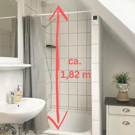 Pearls - Gemuetliches Dachgeschoss-studio Im Zentrum Von Apartmán Kleve (Dusseldorf)