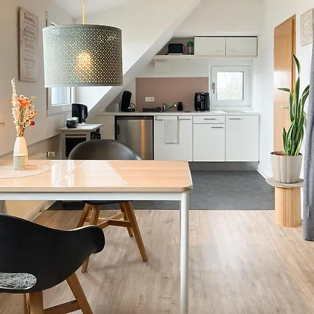 Pearls - Gemuetliches Dachgeschoss-studio Im Zentrum Von