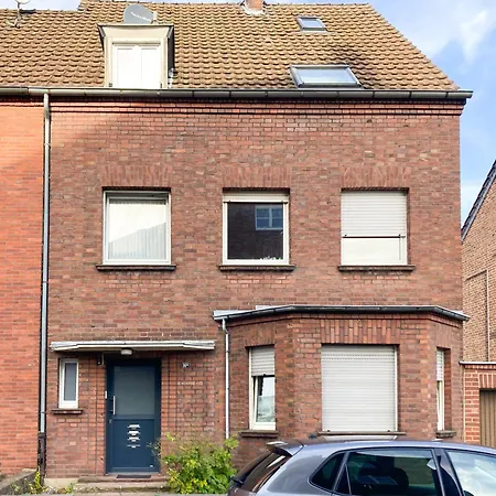 Pearls - Gemuetliches Dachgeschoss-studio Im Zentrum Von Apartmán Kleve (Dusseldorf)